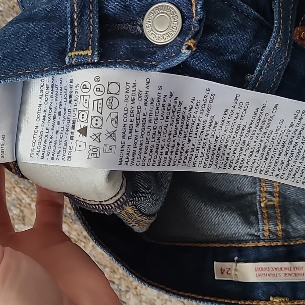 Levi's Ribcage Straight size 24 - Picture 4 of 7